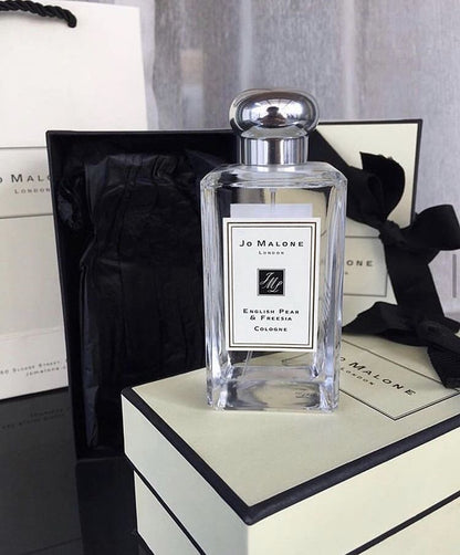 JO MALONE WOOD ENGLISH PEAR AND FREESIA