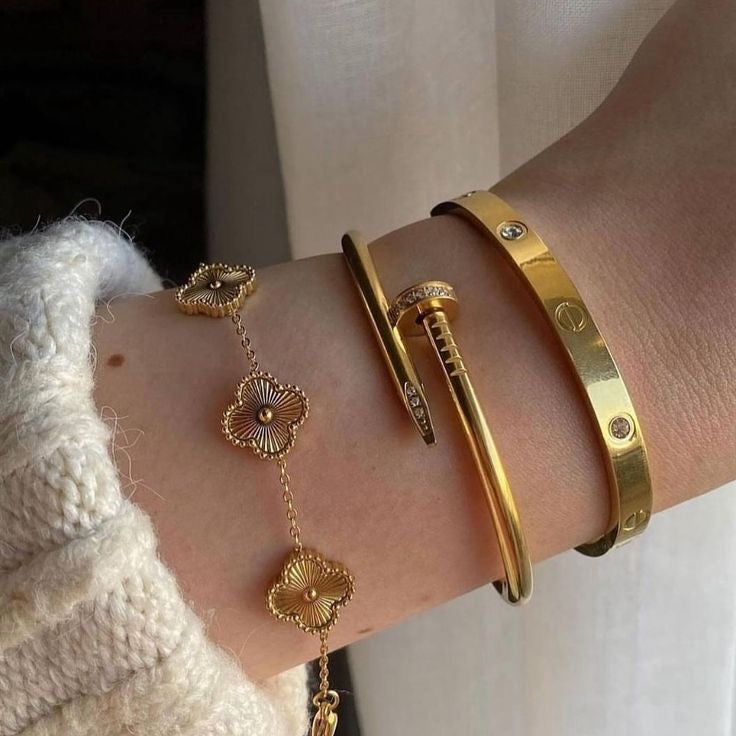 GOURMETTE VAN CLEEF + BRACELET CARTIER LOVE + BRACELET CARTIER CLOU