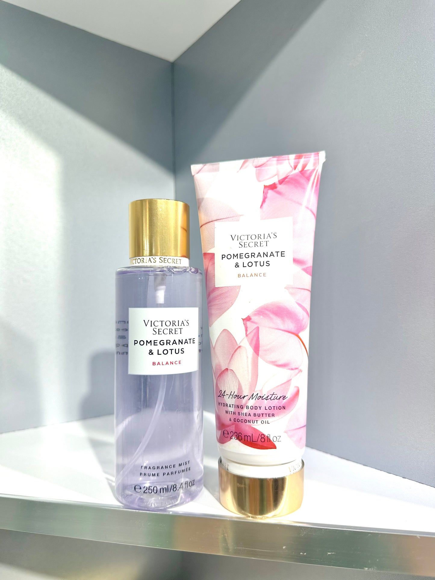 pack victoria's Secret pomegranate and lotus