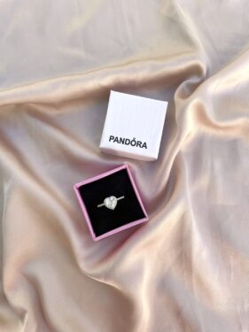 BAGUE PANDORA COEUR BLANC AVEC BOITE