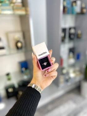 BAGUE PANDORA COEUR ROSE AVEC BOITE