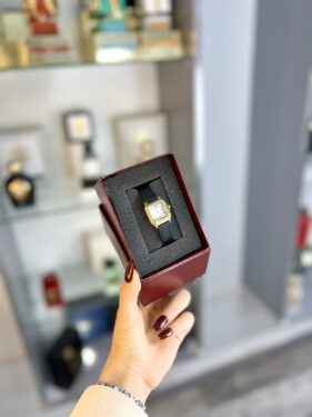 MONTRE IEKE NOIR FOND DOREE
