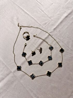 PARURE VAN CLEEF NOIR 4P