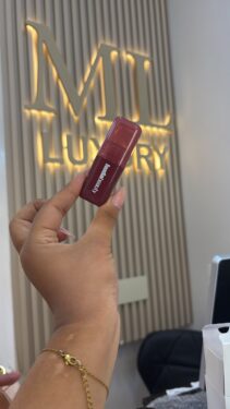BLUSH HUDA BEAUTY STRAWBERRY CREAM
